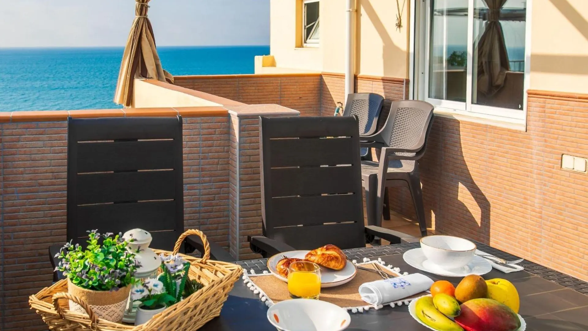 Apartment Acosta Beachfront By Interhome Rincón de la Victoria
